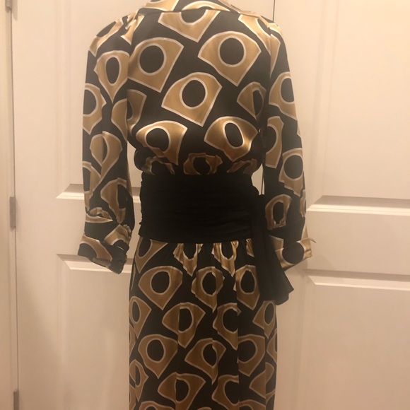 DIANE VON FURSTENBERG silk wrap dress - Picture 4 of 7